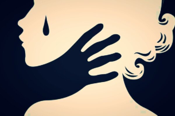 Silenceherscars's tweet image. Fear gripped me like a hand around my throat unwilling to ever depart from me.  #Projectsurvive