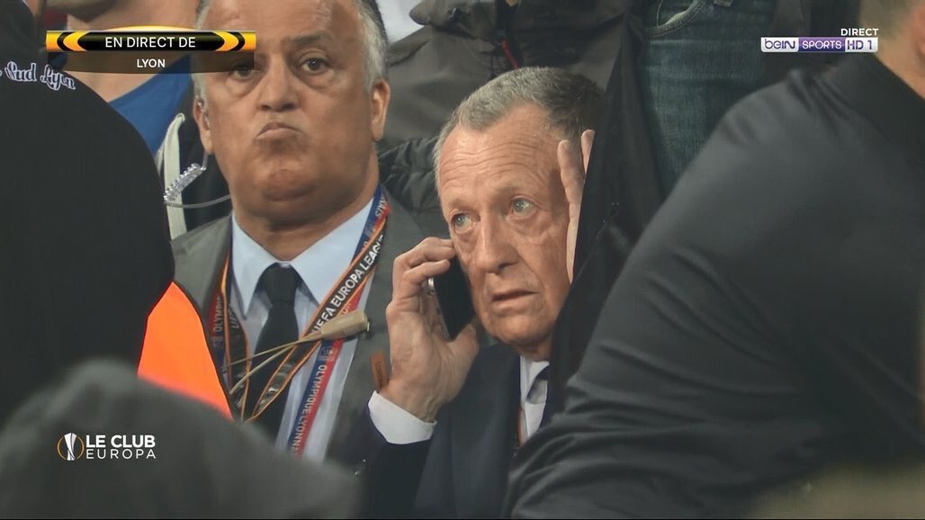 SuperCazarre's tweet photo. Comment ça des termites Mr Aulas?

Écoutez on est infecté je vous dis, y'en a partout ds le stade.

Et où on fait la finale?

Démerdez-vous! https://t.co/qLf49ASa8M