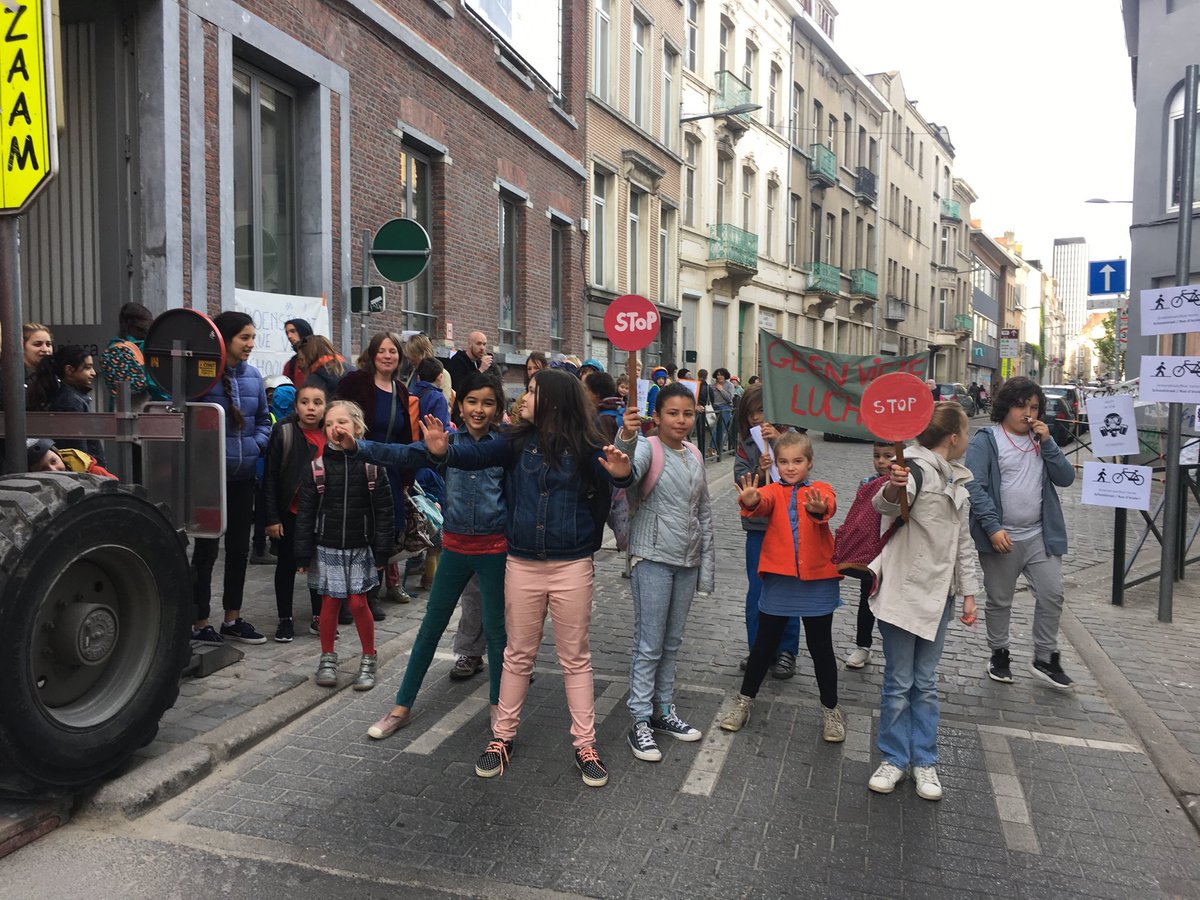 Sint Lukas Schaarbeek vraagt een schoolstraat. Nadrukkelijk. #filtercafefiltre #schaarbeek