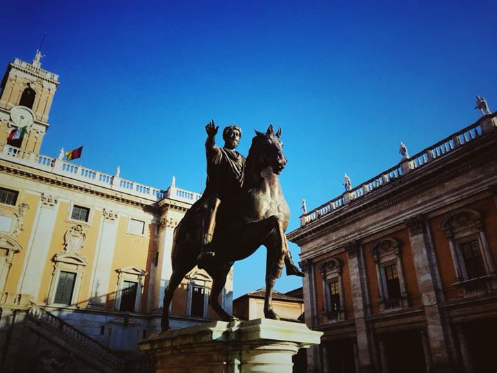 Marco Aurelio saluta #Roma dal Campidoglio. #RomeIsUs