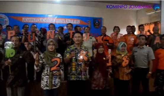 jombangkab's tweet photo. kesiapsiagaan tidak hanya menjadi tanggung jawab BPBD namun menjadi tanggung jawab bersama maka BPBD mengundang komunitas masyarakat, netizen dan melibatkan seluruh lembaga relawan seperti tagana, dengan tujuan untuk mengedukasi masyarakat agar lebih siap menghadapi bencana https://t.co/HEP6jTXoIj