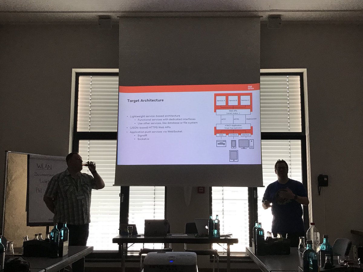 tsjdevapps's tweet image. Schon geht es los... #dotNETSummit