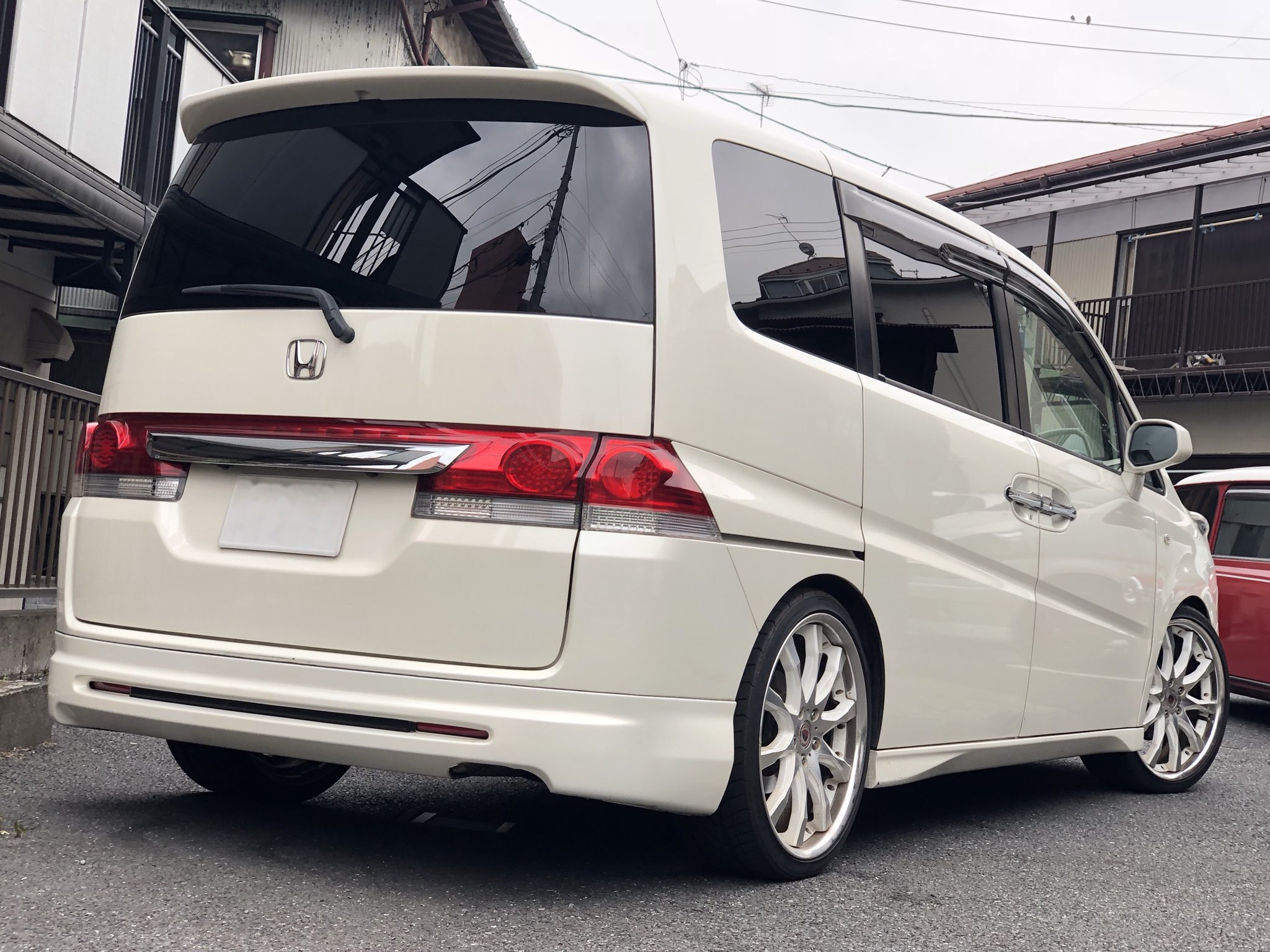 تويتر Garage St U على تويتر ご納車 秋田県の草彅様にrgステップワゴンをご納車致しました 秋田に納車の旅はこの車でした カスタムももちろんですが 利便性を上げるための改良でスライドのプッシュスイッチも取付 かっこいい一台に仕上がりました