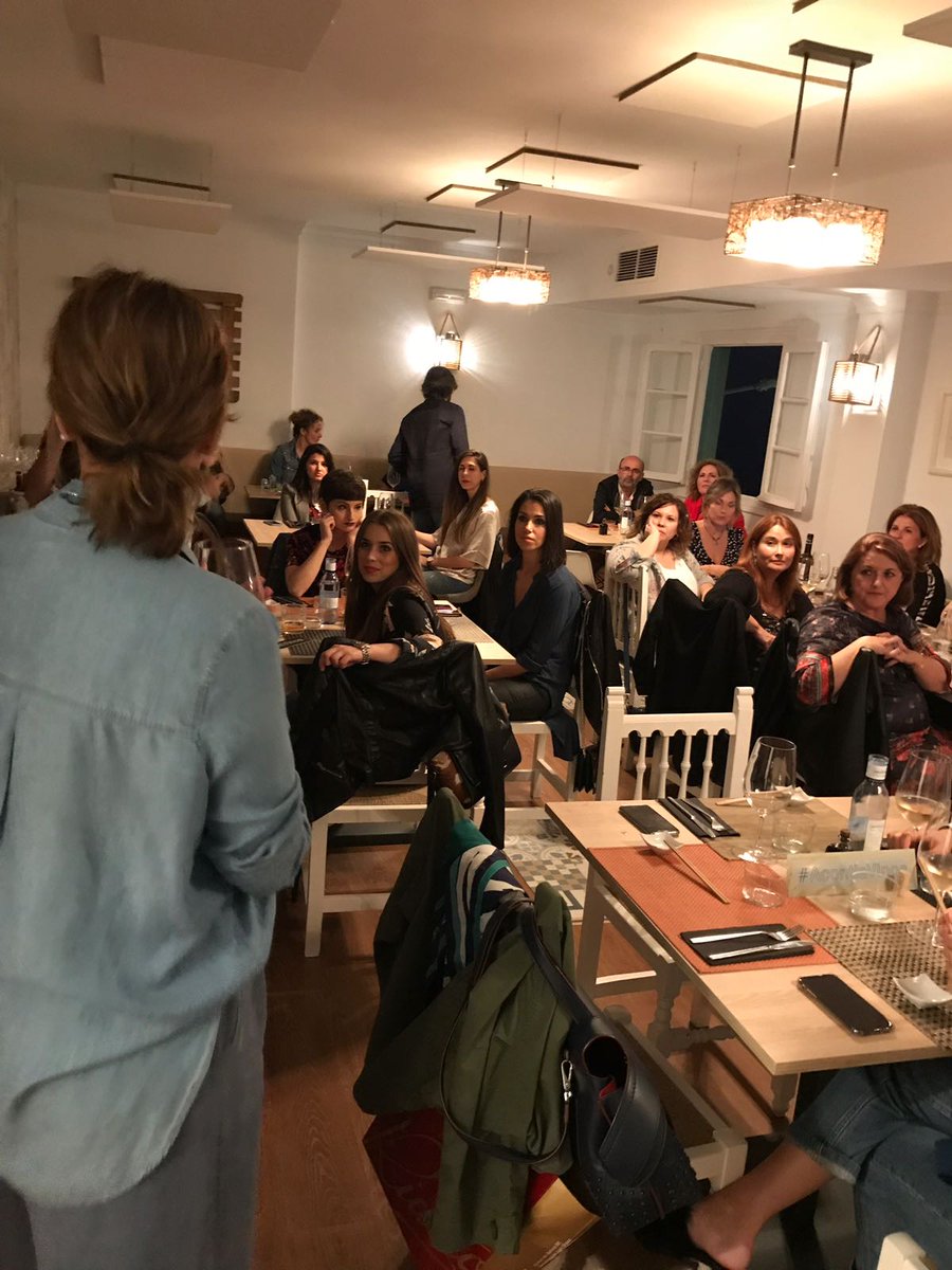 MaiteGeijoVinos's tweet photo. Buenos días y feliz mañana de viernes #winelovers ¡Ayer disfrutamos muchísimo de la cata de nuestros vinos Acontia en el Restaurante @misutomed! https://t.co/BZvvqHUe0a