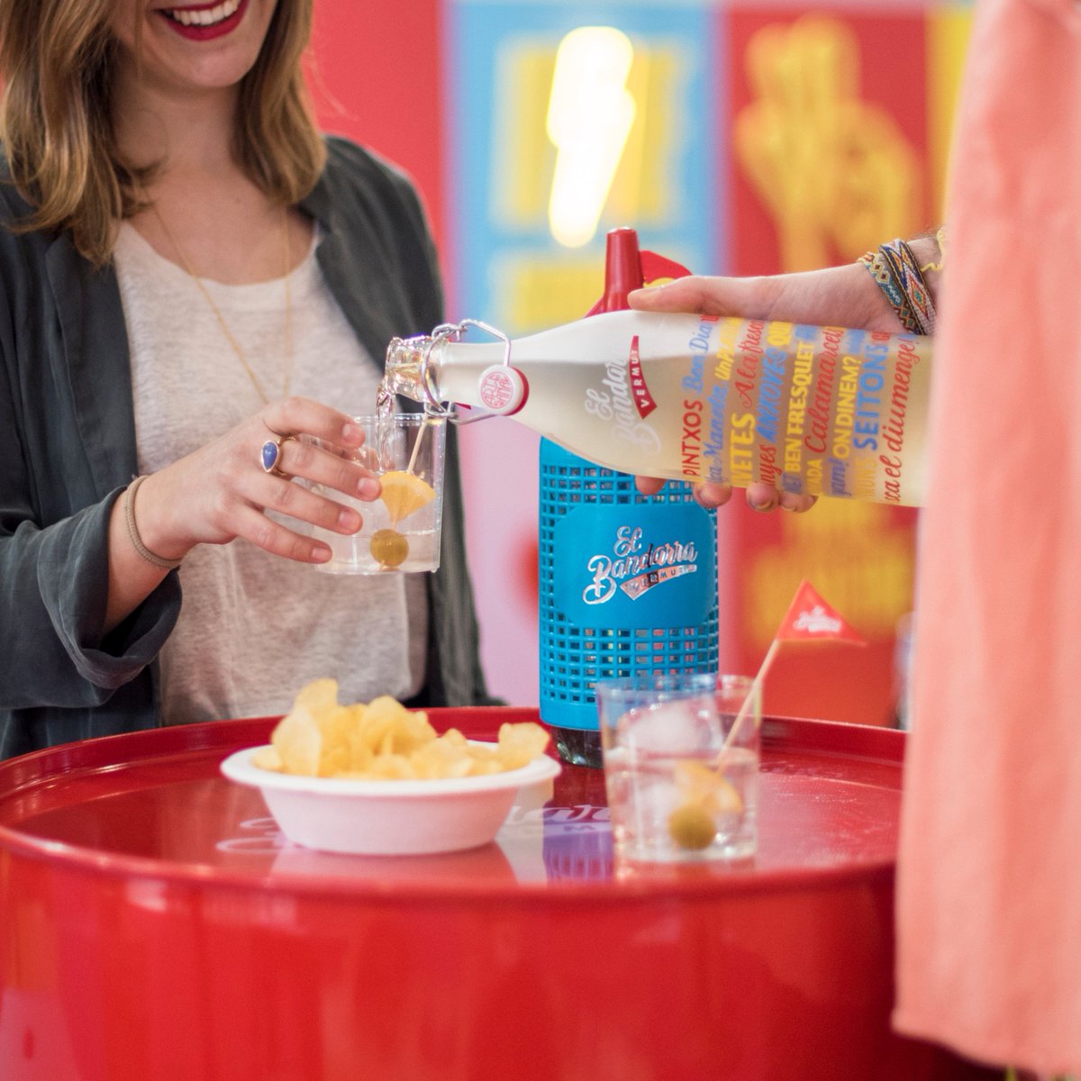 Con #ElBandarraBlanco, ¡saltan chispas! #ElBandarra #DemocraticWines #vermut #vermutartesano #vermutoclock