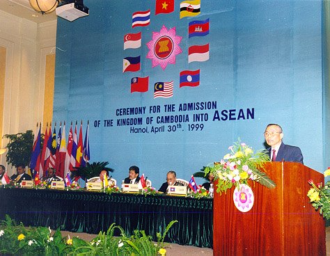 ASEAN's tweet photo. This day in 1999, #Cambodia officially became the 10th member of #ASEAN.
#ASEANHistory https://t.co/BtkUdIkHqx