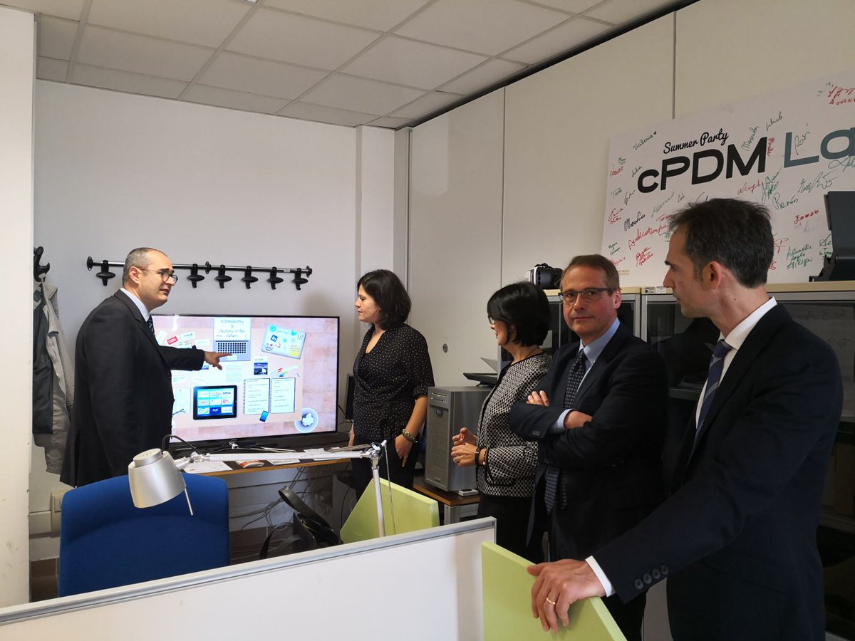 alvisemarzo's tweet photo. #OpenCoreLab @Core_Lab_Lecce: Visita del @MiurSocial e del Rettore #VincenzoZara @unisalento. https://t.co/DFVg4fT0xv