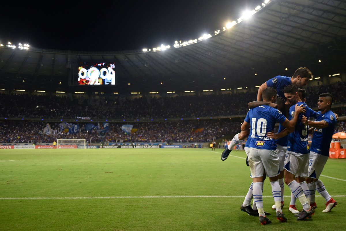 SpheraSports's tweet photo. 🏆#CopaLibertadores

🇧🇷7⃣🇨🇱 @Cruzeiro le hizo un 'siete' a @udechile (7-0). La mayor derrota de un club chileno en la máxima competición de fútbol sudamericano https://t.co/zlodk0yI3d
