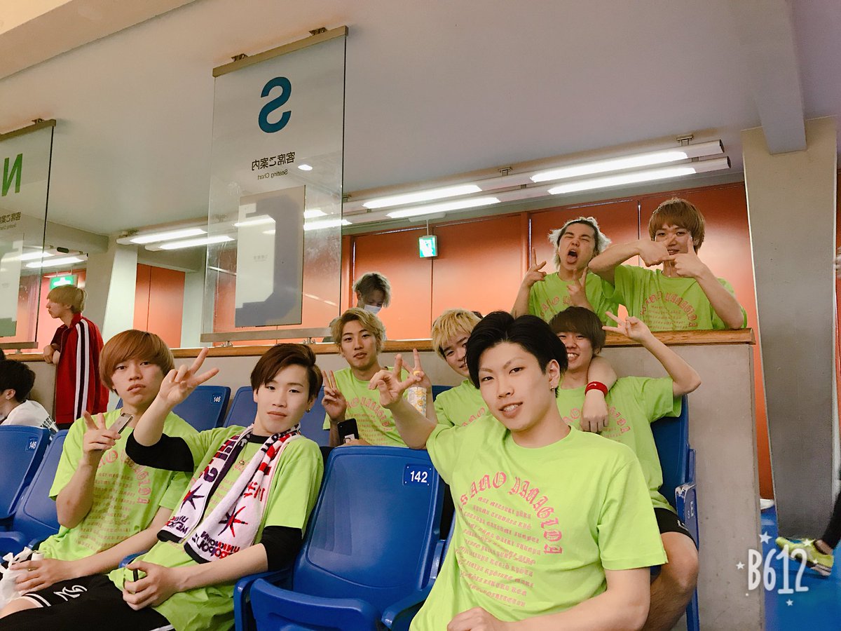 wasedabiyo's tweet photo. 早稲美大運動会💫
みんな自分達で考えたクラスTシャツを着て優勝目指して頑張ってました！😆写真を見てても楽しさが伝わってきます💙💜 https://t.co/FYWBzP2gLu