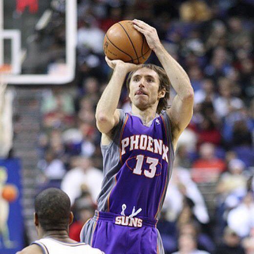 スティーブ ナッシュです。 たくさんのリクエストありがとうございます