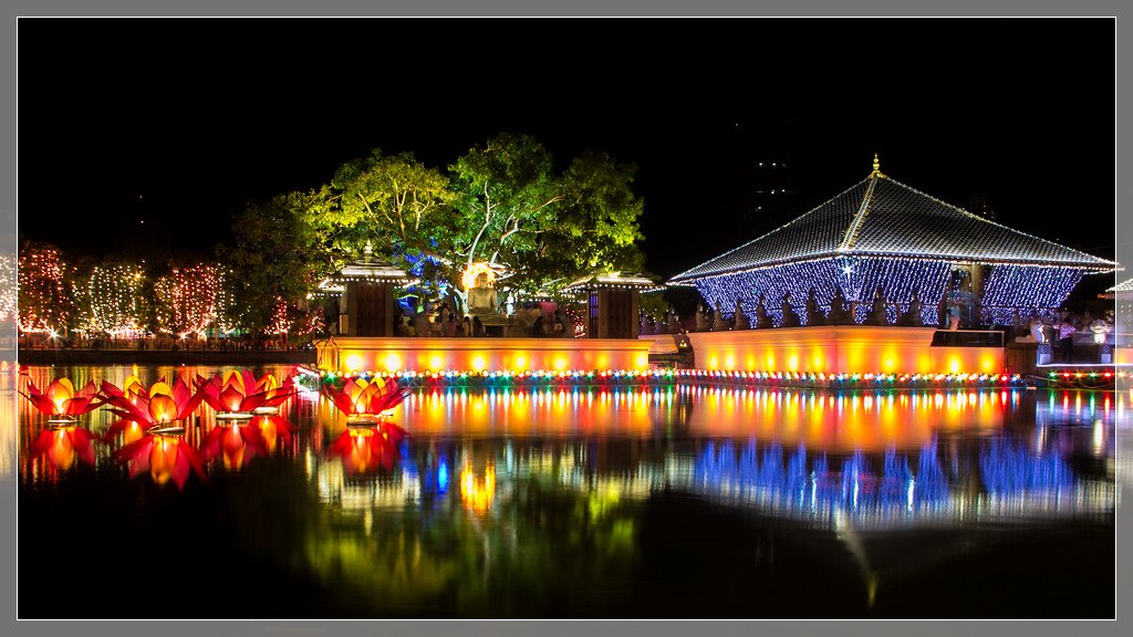ExoticSapphire's tweet photo. Vesak commemorates the three most important milestones in the life of Gautama Buddha – His birth, enlightenment and Parinirvana. Vesak is known as the festival of light, a very appropriate name since almost all the decorations are in the form of illuminations. https://t.co/rNJmmDRRVw