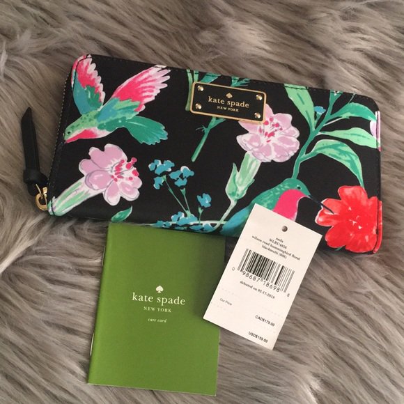 MichelleLFrench's tweet photo. So good I had to share! Check out all the items I'm loving on @Poshmarkapp #poshmark #fashion #style #shopmycloset #katespade #calvinklein #theme: https://t.co/P7Kkbncrr5 https://t.co/1DpvCzR374