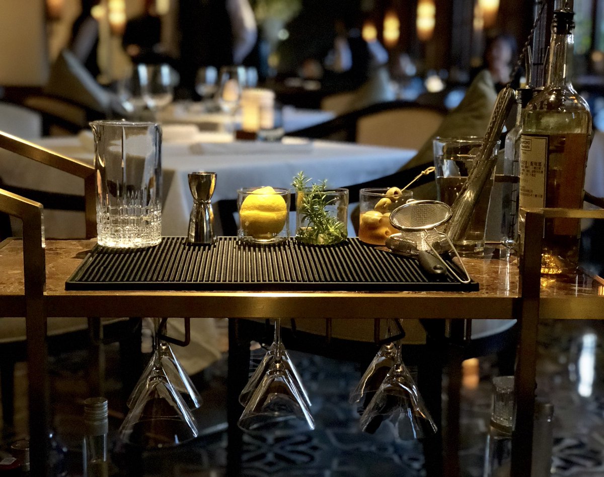 What better way to enjoy a #classic #cocktail than to have a dedicated #martinitrolley come to you? We are feeling the #Friyay vibes! 

#capellashanghai #lecomptoirdepierregagnaire #bespoke #experience <a href="/PierreGagnaire/">Pierre Gagnaire</a>