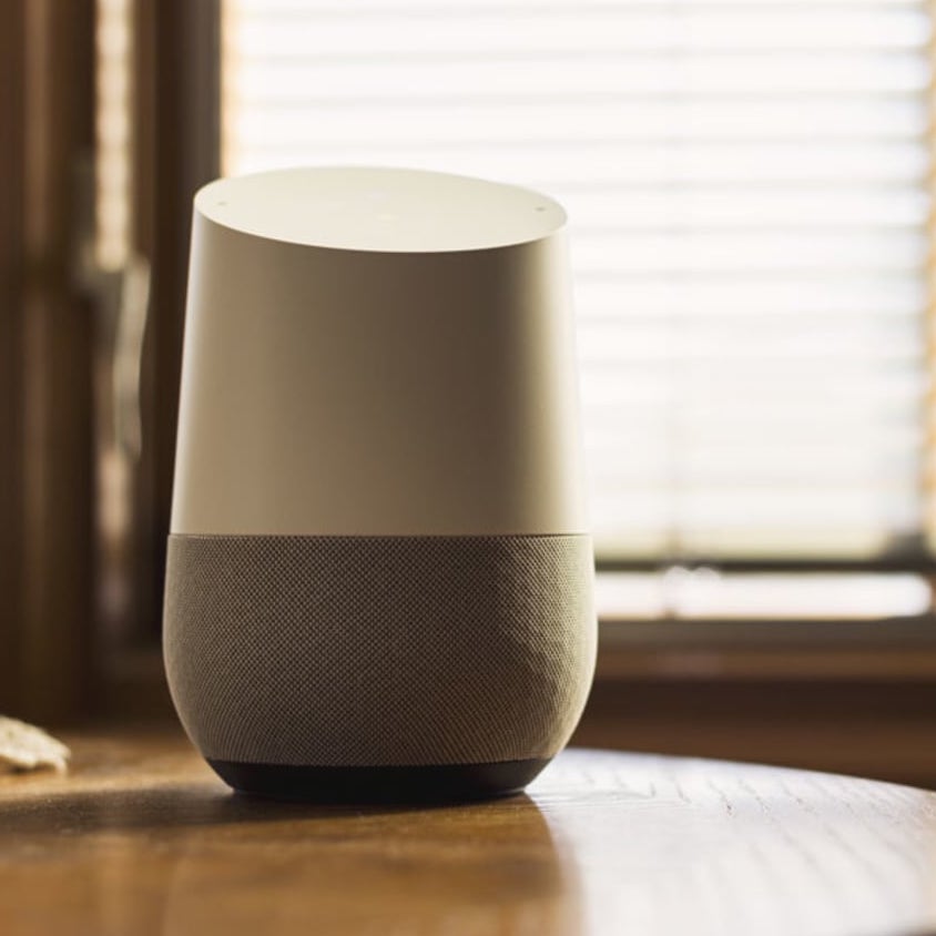 ldybg_io's tweet photo. Da una parte i tool che semplificano la vita ai professionisti, dall'altra #GoogleHome, l'assistente digitale che porta la domotica nelle nostre case. https://t.co/ohSExEnRfm #AtYourBest https://t.co/HmoRvvSoL8