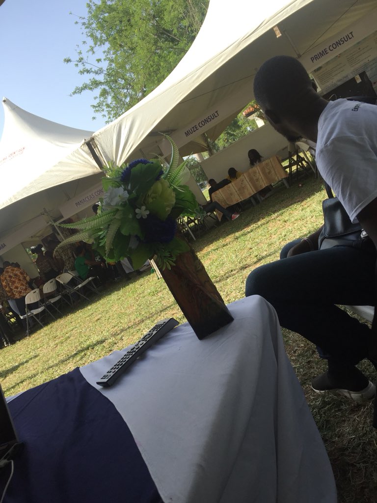 cryno_tommidles's tweet photo. #UGBSEntrepfair18
@ugbsofficial 
#shielconsultgh

The environment now✅ https://t.co/ux0dZuUuxE