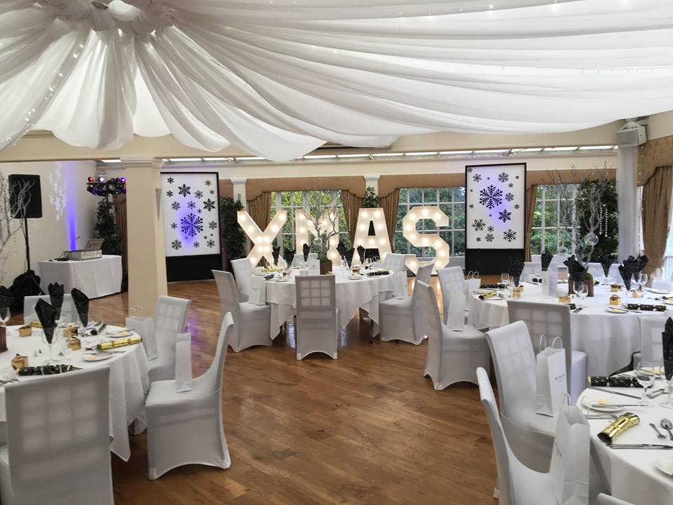 Thank you to everyone who attended our Christmas Showcase evening last night! And a special thanks to our suppliers who helped out! <a href="/IceEntUK/">Ice Entertainment UK</a> <a href="/perfectwedsAlt/">Perfect Weddings</a> @Eventbooths <a href="/bloomsburycakes/">Marise</a> <a href="/derekgustard/">Derek Gustard</a>