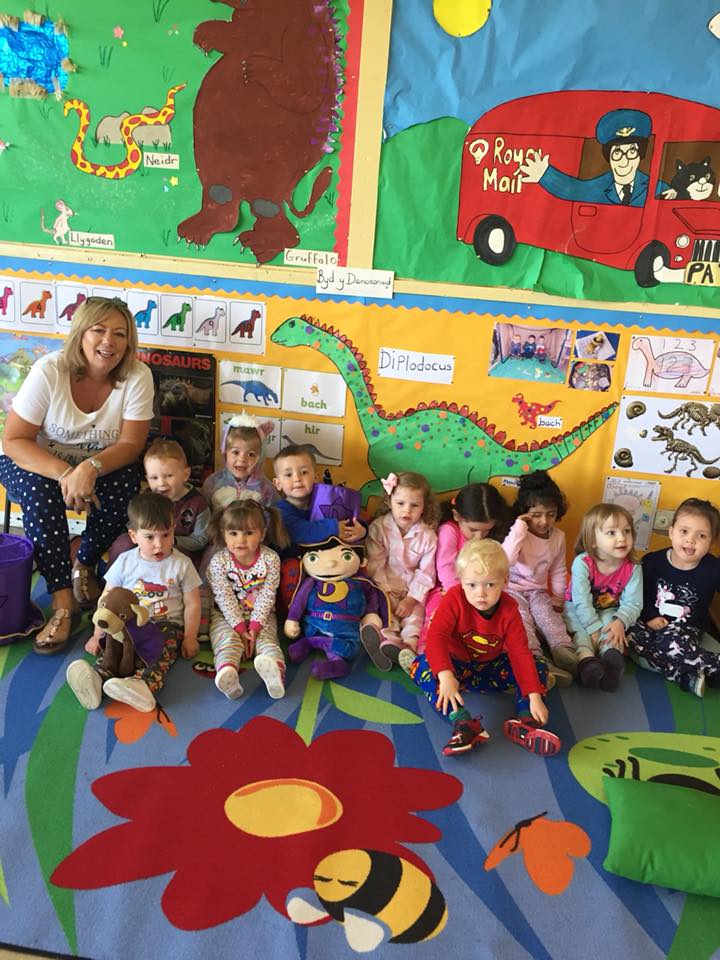 MudiadMeithrin's tweet photo. Are you having a pyjamas party today? 

Send your pictures to arawn.glyn@meithrin.cymru or post them on social medira with the hashtag #PartiPJsMM

Happy pyjamas party week to you all! https://t.co/Bi7014vdQt