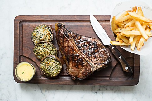 Happy Pay Day! If you need idea's on where to treat yourself today, look no further... for bookings give us a call 01179293255 #friyay #FridayFeeling #steak
