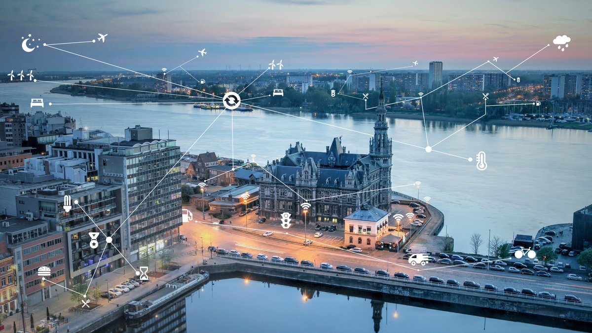 Business in Antwerp tweet media