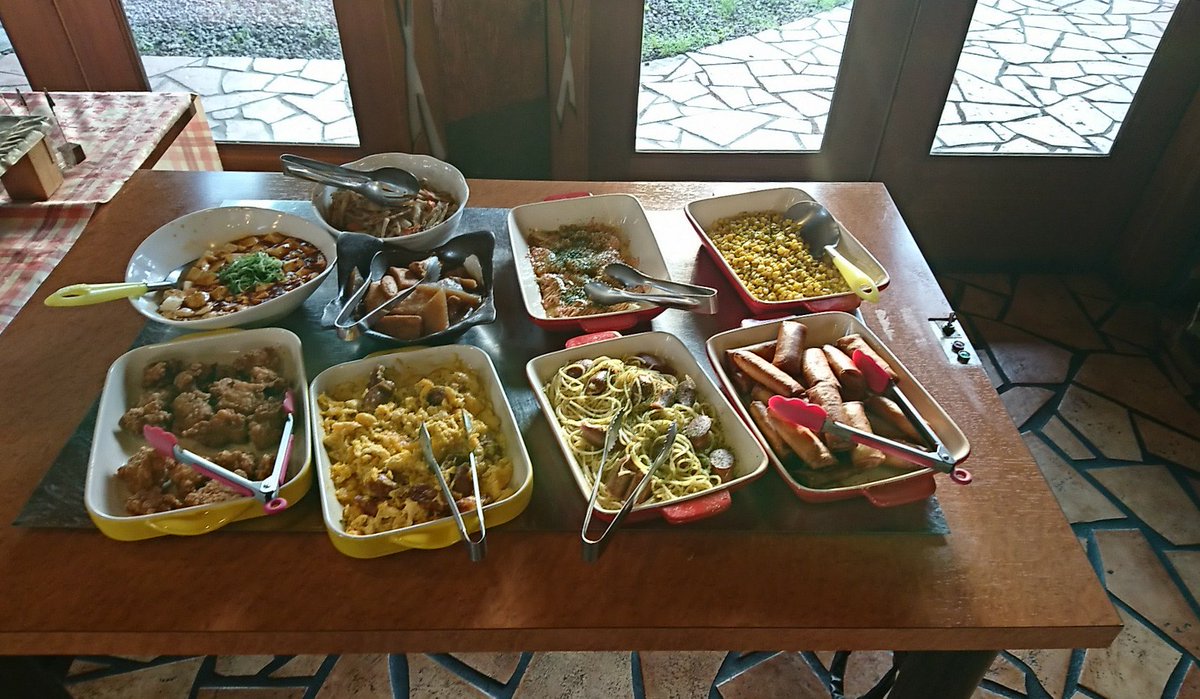 粉もん屋八 グループ 公式 たこ焼きだけじゃない お好み 焼きそば たこ焼きに加えてこちらのお料理も食べ放題 ディナーバイキング大人1 400円 飲み放題も1 600円で実施中 粉もん屋八富雄総本店