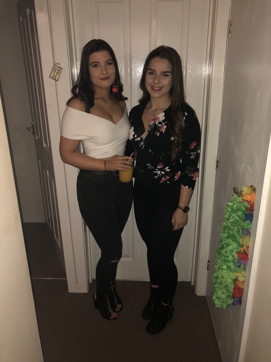 HannahBennett98's tweet photo. @georgiasmith_ Happy Birthday Gege! Sorry I can’t be there to celebrate but have a lovely day!! 🎉 https://t.co/SAC1TTePCu