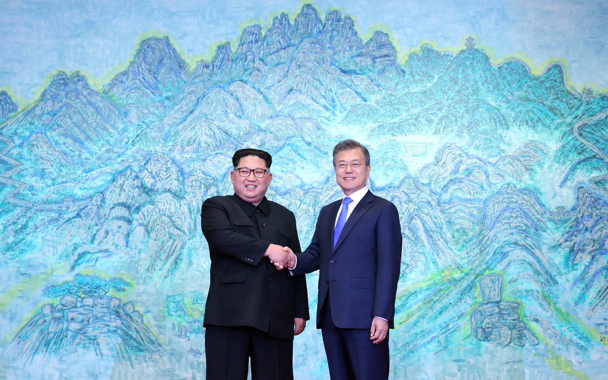 BREAKING: North and South Korea aim to declare an end to their war this year bloom.bg/2I3BGJn