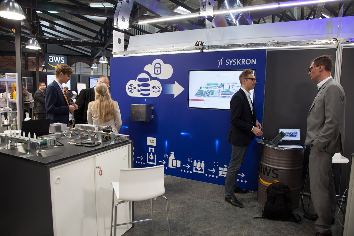 KronesAG's tweet photo. Want to have a little chat💬 about Syskron’s #ReadyKit at the #HM18? Our colleagues are waiting for you in Hall 6, D46 🙌 https://t.co/yZh4gB1qFx