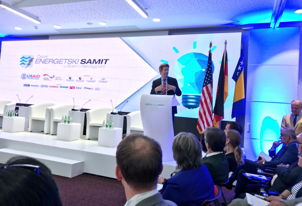 Ambasador @EAFergusonFCO na 4. Energetskom Samitu u Bosni i Hercegovini podsjetio je na ključne obaveze domaćih vlasti svih nivoa kada je u pitanju energetski sektor, a posebno državnu strategiju koja još uvijek nije usvojena