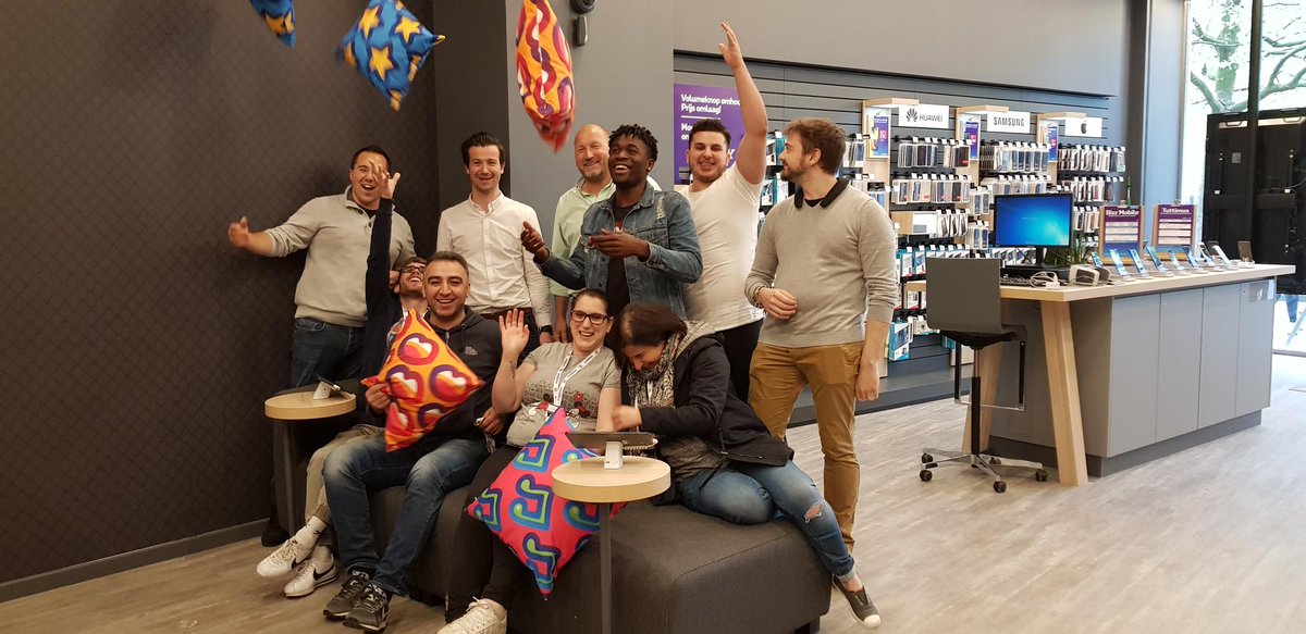 resatec's tweet photo. Na de opening van de eerste #DiscoveryStore op de #Meir in #Antwerpen opent @proximus vandaag zijn tweede paradepaardje!
"Un tout grand merci à vous tous et vos tehniciens/ouvriers/peintres/….. realiser ce beau projet." - Coördinator Business Unit
https://t.co/9dTFtbaFVe https://t.co/9gEmch6iSs