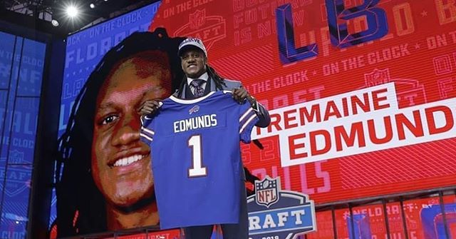 ArlenesCostumes's tweet image. Welcome to Buffalo and Western NY, Tremaine Edmunds!

Edmunds is an LB out of VA Tech and was selected by the Buffalo Bills as the 16th overall pick in the 1st Round of the 2018 NFL Draft.

democratandchronicle.com/story/sports/f…

#tremaineedmunds #buffalobills #buffal… instagram.com/p/BiEXxY8j4Rf/