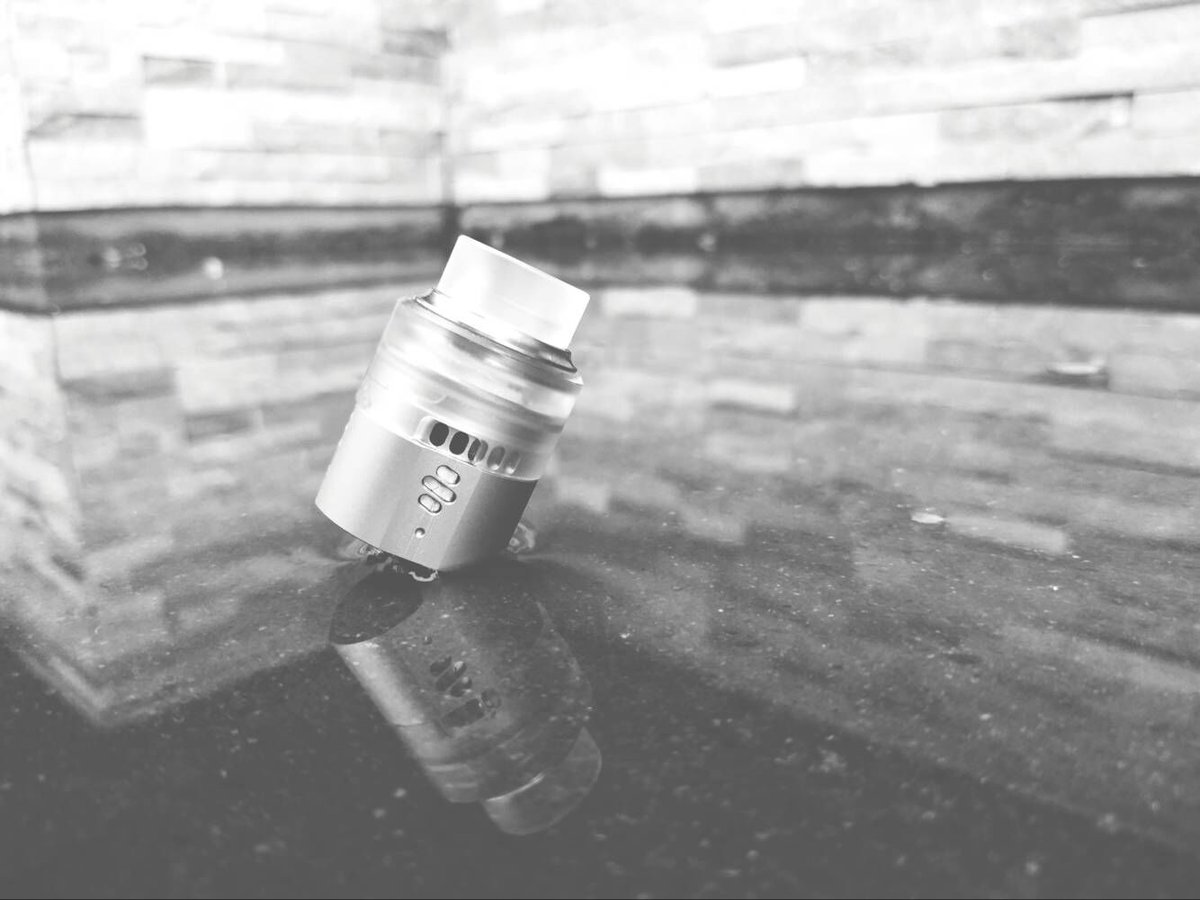 VapeflyOfficial's tweet photo. Who knows the key features of this #wormhole rda?😔 Let's see who could share the correct answer below 

#vapefly #singlecoil #dualcoil #couldchasing #cloudchaser #bornforflavor #vapelife https://t.co/xb0nnpBD9m