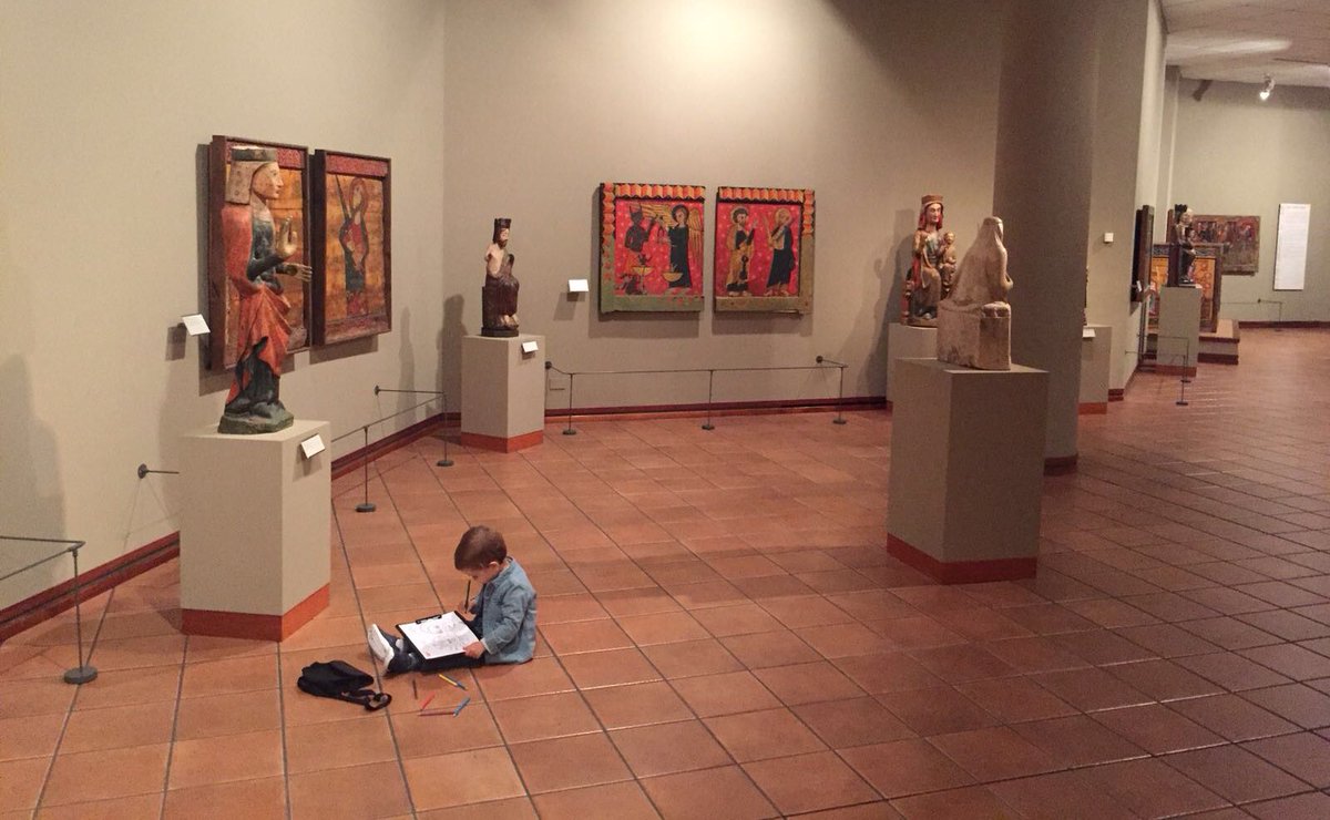 #kidsMW | Per els més menuts que visiten el MEV acompanyats d'adults, el museu ofereix fulls amb uns bonics dibuixos medievals per buscar, trobar i pintar. Aquesta proposta en diferents idiomes es pot demanar a recepció.
👉 bit.ly/MEVactifamil (activitats familiars del MEV)