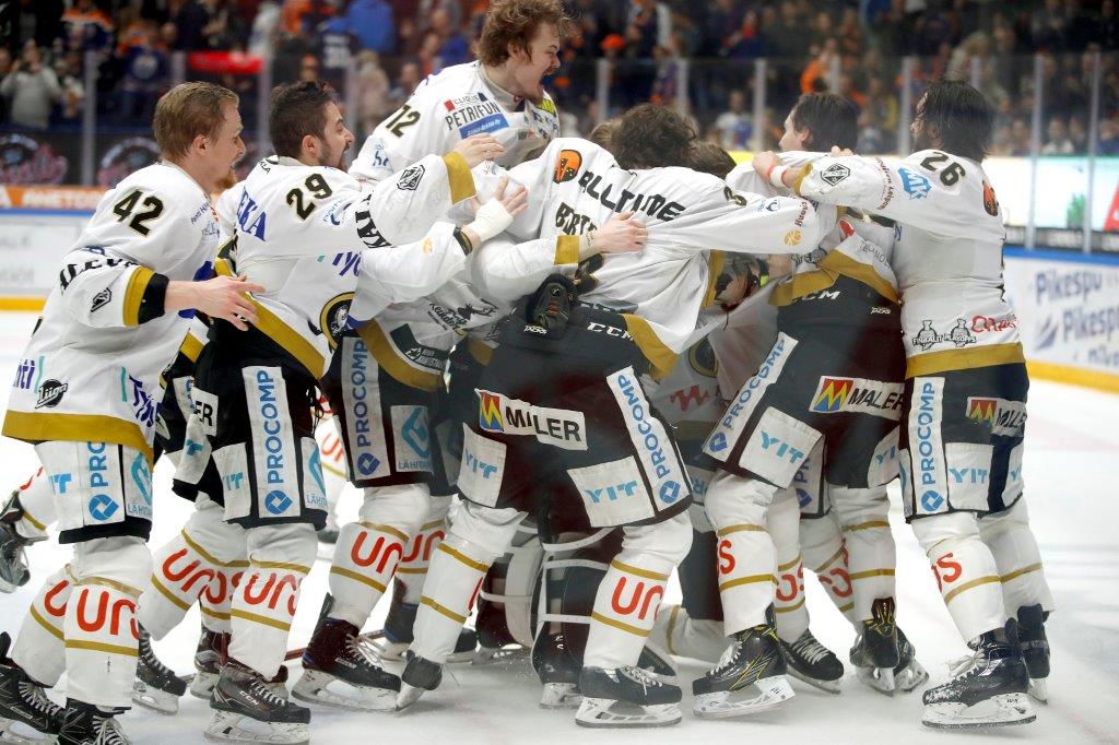 tmkemppainen's tweet image. Onnea Kärpät! #kärpät #Procomp #valkeakevät
procomp.fi/onnea-karpat/
Kuva: Kaleva/Jukka-Pekka Moilanen