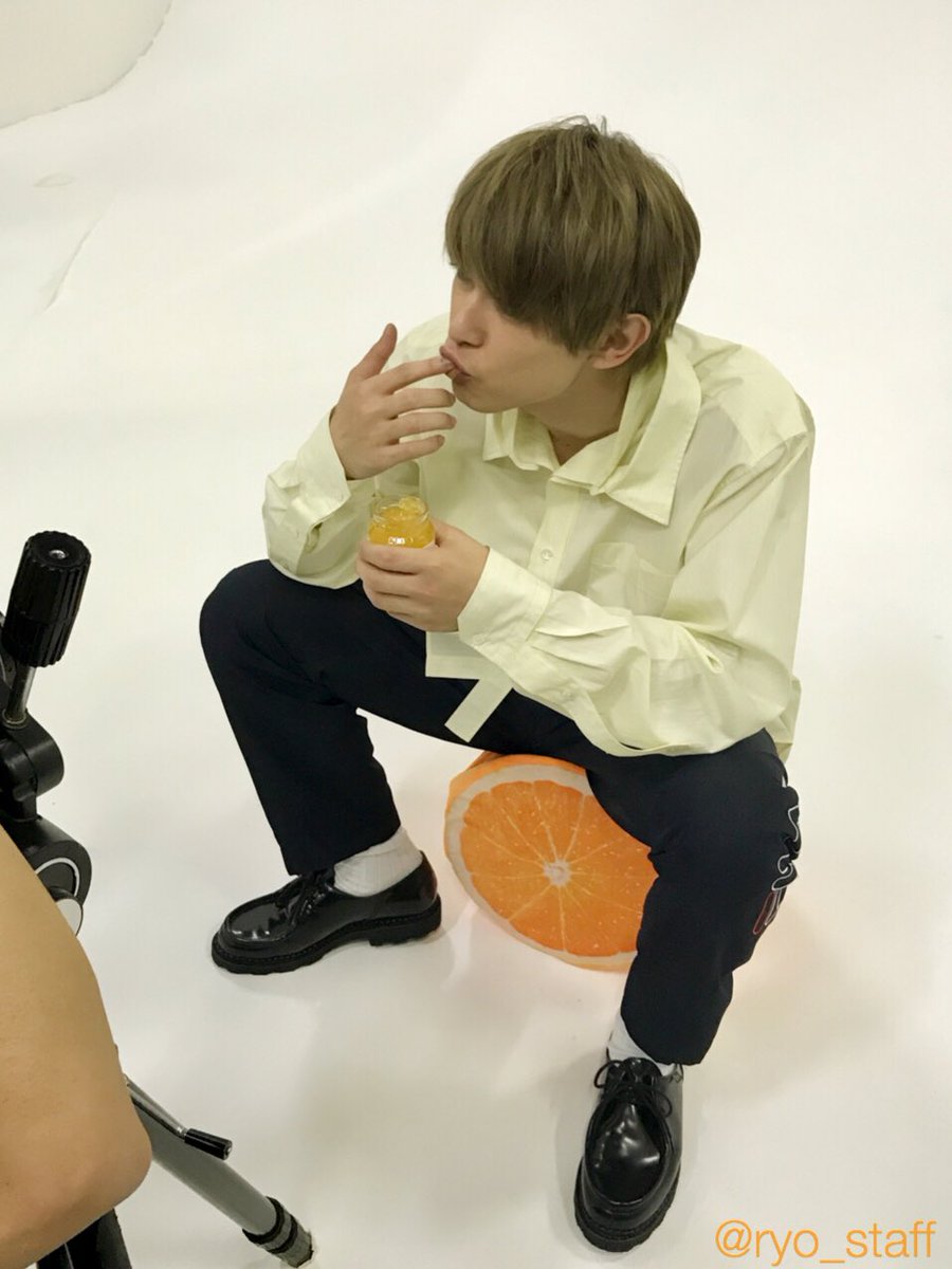 ryo_staff's tweet photo. 本日「ママレード・ボーイ」公開🍊✨もう観に行ってくださいましたか？明日いらしてくださる皆さま、劇場で吉沢遊がお待ちしております😊
そしてこの後すぐ、23時からA-Studio📺✨是非観てください‼️

ママレード・ボーイの日なので、ちょっとお行儀悪いですがお許しを👅勿論アヲハタ55ジャムです笑 https://t.co/6WkjEf9dse