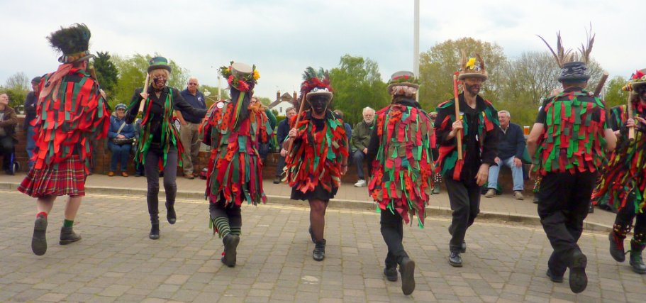 Foxs_Morris's tweet photo. @Foxsmorris will be dancing at Upton Folk Festival on Saturday 5 May and Sunday 6 May. Look out for Sunday's procession from 1200 through the streets of Upton. https://t.co/HrBMUWfrFh