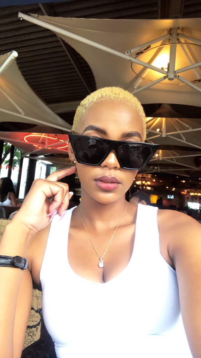 _HermosaFlor's tweet photo. Weave off... shades on 😎 https://t.co/ABlmtsvdfR