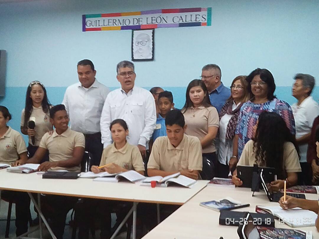 _NancyOrtuno_'s tweet image. Gran inauguración del liceo Hugo Rafael Chavez frías junto con la presencia del ministro @JauaMiranda promoviendo la importancia de proteger y cuidar las #EscuelasYLiceosProductivos @NicolasMaduro @RosangelaOrozco @eugeniapinero @gtorodelara @MPPEDUCACION