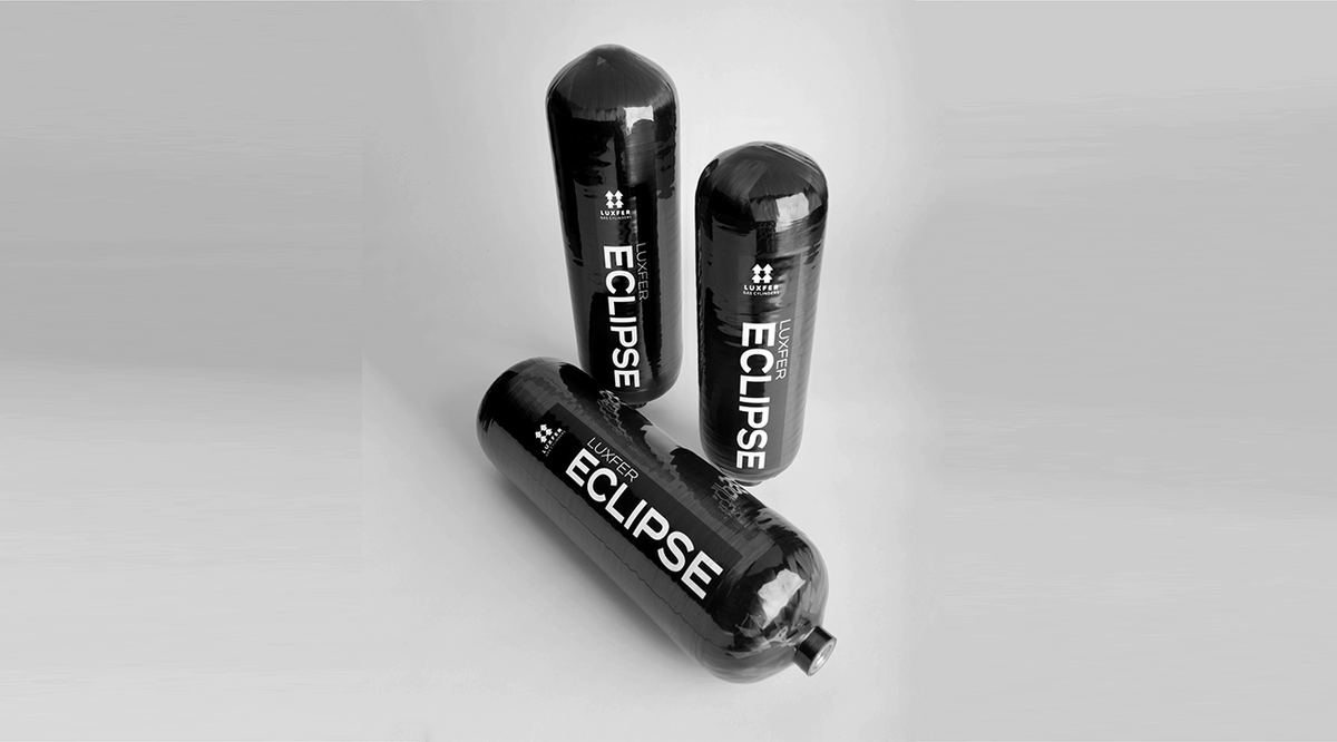 IFFMagazine's tweet photo. Hands-on with the World’s Lightest-Weight SCBA Cylinder by @LuxferMELTech Feel the weight difference yourself at booth #2207 #FDIC18 https://t.co/sBRgZ3YshY