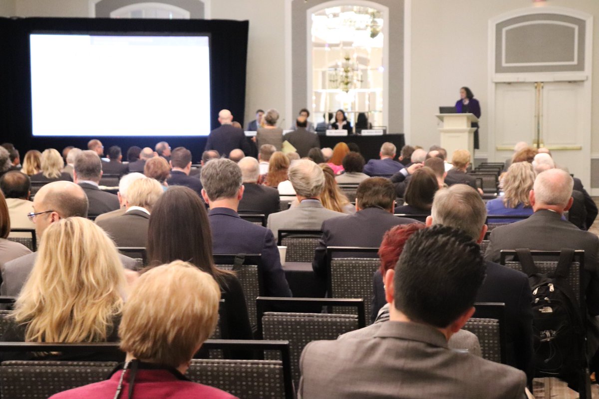 TheFSMB's tweet photo. A full house and great discussion for the Boundary Violations & the Duty to Report session #FSMBAM2018 https://t.co/cffTWT63nK