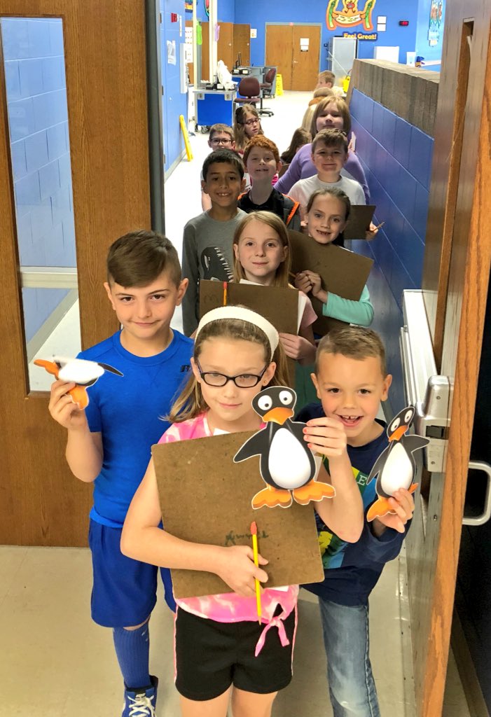 bgossettsclass's tweet image. Happy JiJi Day!  The students loved finding JiJi around the school and making math connections! #seethemath @JiJiMath #BeRoyal Thanks @carriebholloway!