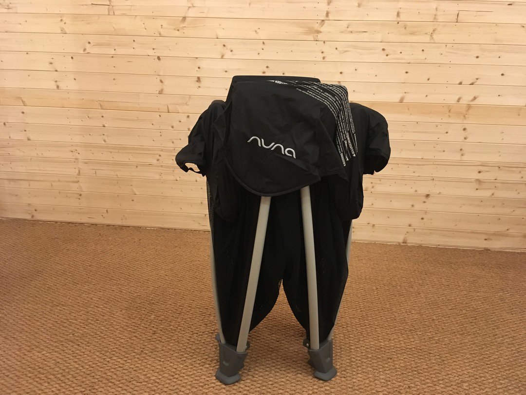 BuggyPramReview's tweet photo. The @nuna_uk Sena Aire Travel Cot is the perfect blend of practicality, convenience and comfort. It is quick and easy to set up, everything is included with it and it only weighs 10kg! Read our full review► https://t.co/oy6MQSNhNf #review #dadlife #mumlife #parents #baby #travel https://t.co/w6QiBMXziw