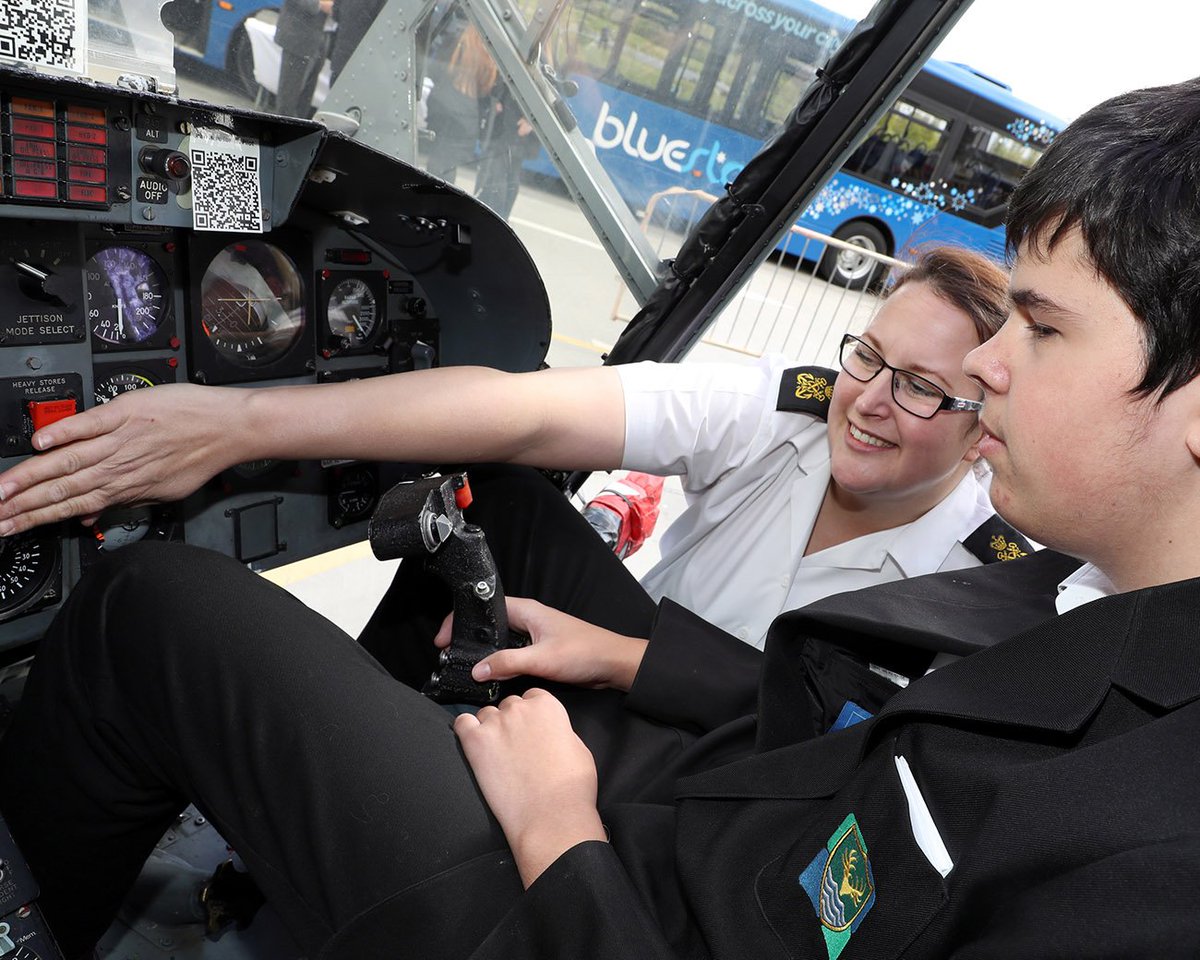 RoyalNavy's tweet photo. The @RoyalNavy have been encouraging young aspiring #engineers to find out more about #STEM careers at the #BigBangSolent event this week during the #YoE #InspireAnEngineer @YoEgovuk https://t.co/FESVbuVSJj https://t.co/5xvn16TqCn
