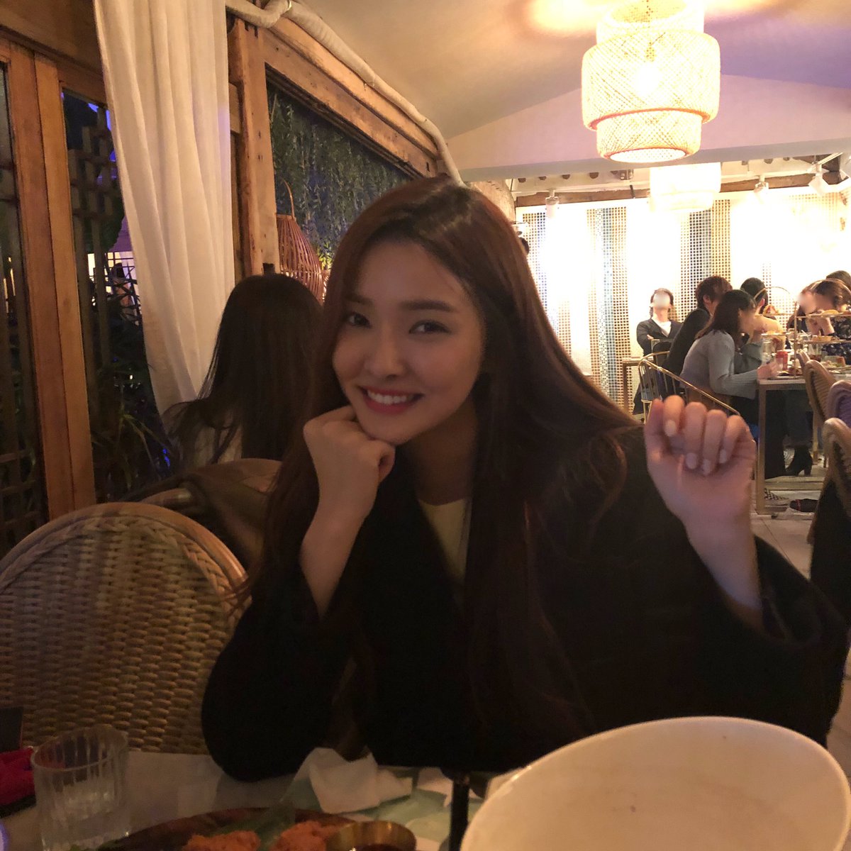 popofficial2017's tweet photo. 행복한 금요일 저녁! 🍴
맛있는 밥 드시구 주말 잘 보내세요 🦄

#POP #피오피 #연주 https://t.co/h4Y23tX3FU