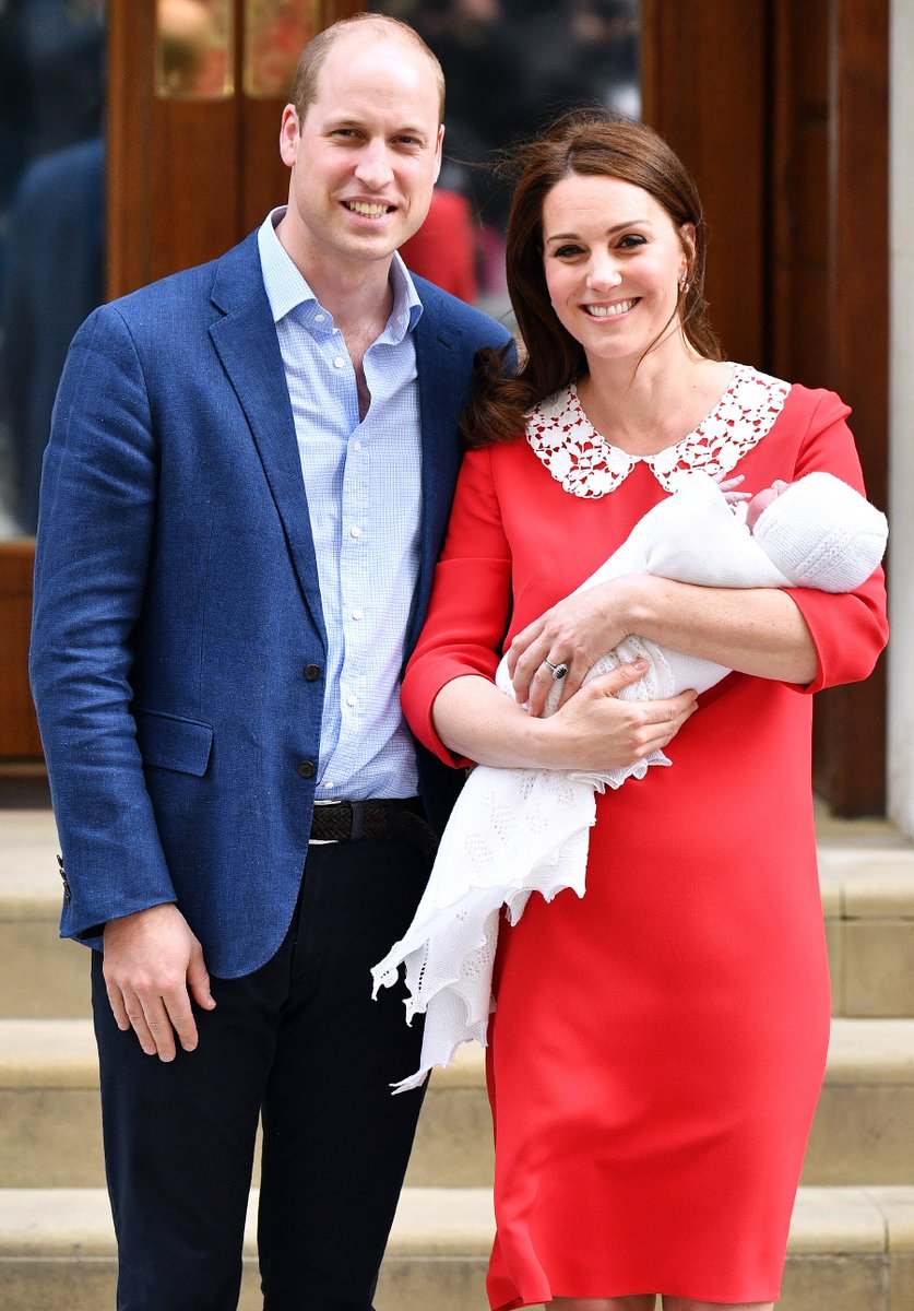 Direct2Mum's tweet image. The Royal Baby name has finally been announced...

"The Duke and Duchess of Cambridge are delighted to announce that they have named their son Louis Arthur Charles.

The baby will be known as His Royal Highness Prince Louis of Cambridge."

How adorable💕💕