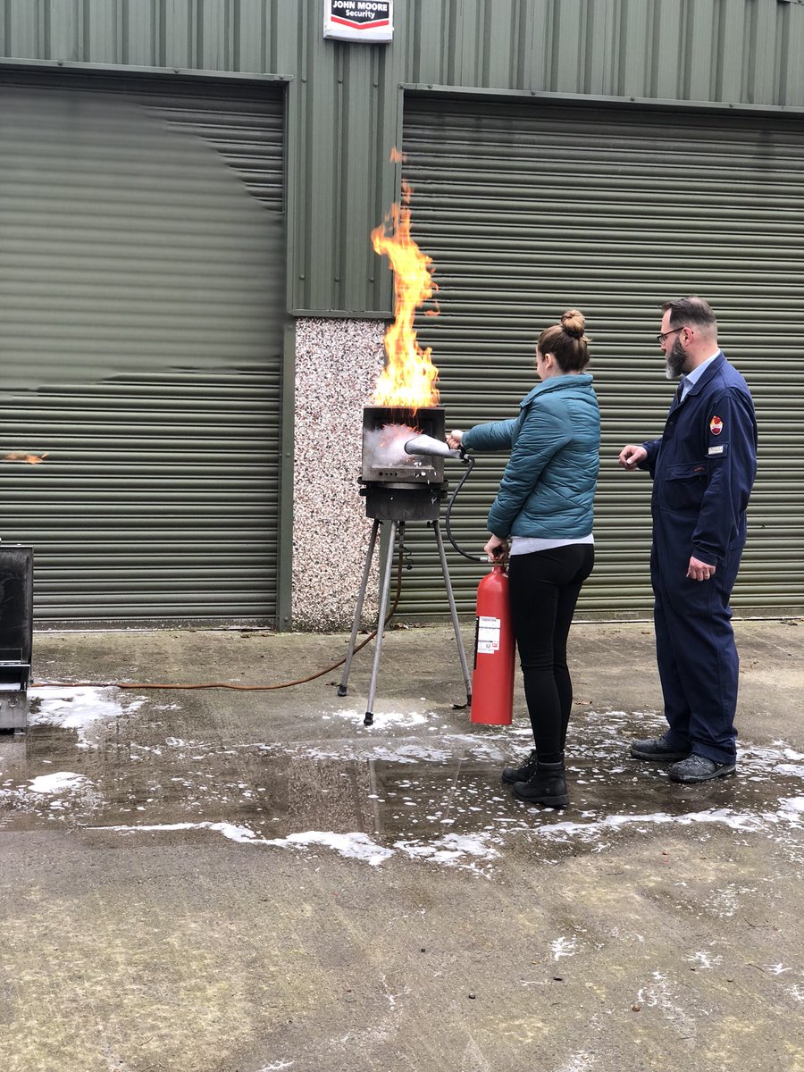 Halstead_F's tweet image. Cohen 044 are now fully competent in putting chip pan fires out