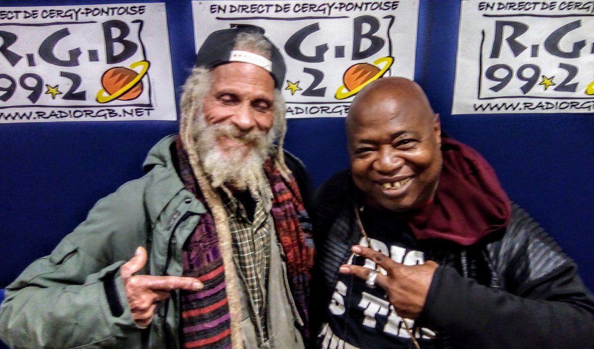 Vibes_A_Come's tweet photo. Quand @cedricmyton from @thecongosreggae & #cheicktidianeseck passent nous saluer à l'antenne et nous gratifient de plusieurs exclus de leur projet en commun à venir #congomandingo ... #african #roots #foundations #vibesAcome #vac #radiorgb https://t.co/XFhEjTflgT
