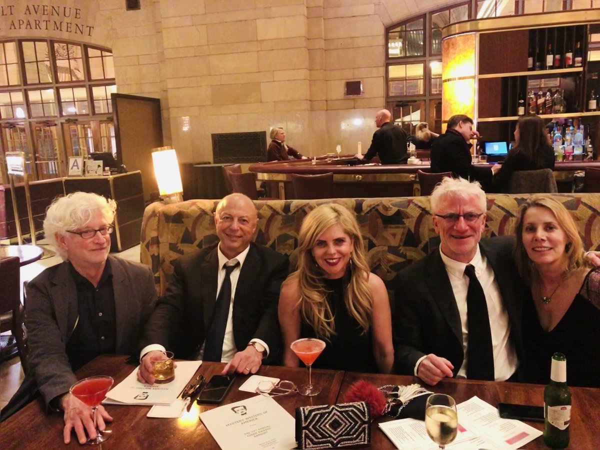 JulieMartinNY's tweet photo. #lostbuthappy #dreamteam https://t.co/3LeRFoK6fg