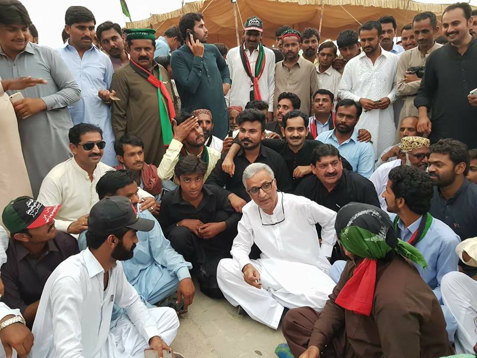 Ay meri awaam har hisaab say azma mujhe fakeero ki mehfil main fakeer badshaho ki mehfil badshah