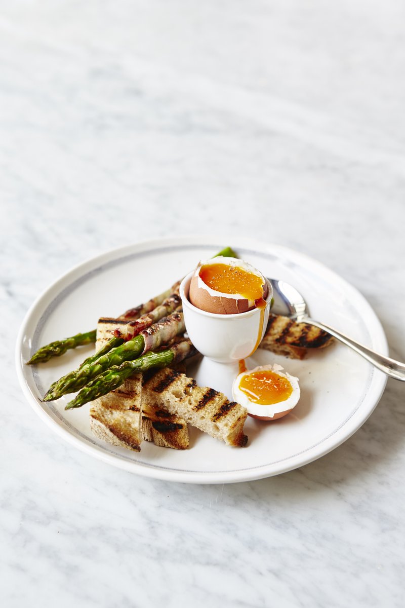 jamieoliver's tweet photo. How to start your weekend right! Think of this as the perfect boiled egg, but stepped up a gear... with crispy pancetta, grilled toast and asparagus soldiers. Happy days! https://t.co/0bb37eKN7U https://t.co/uGaqMLzjkX
