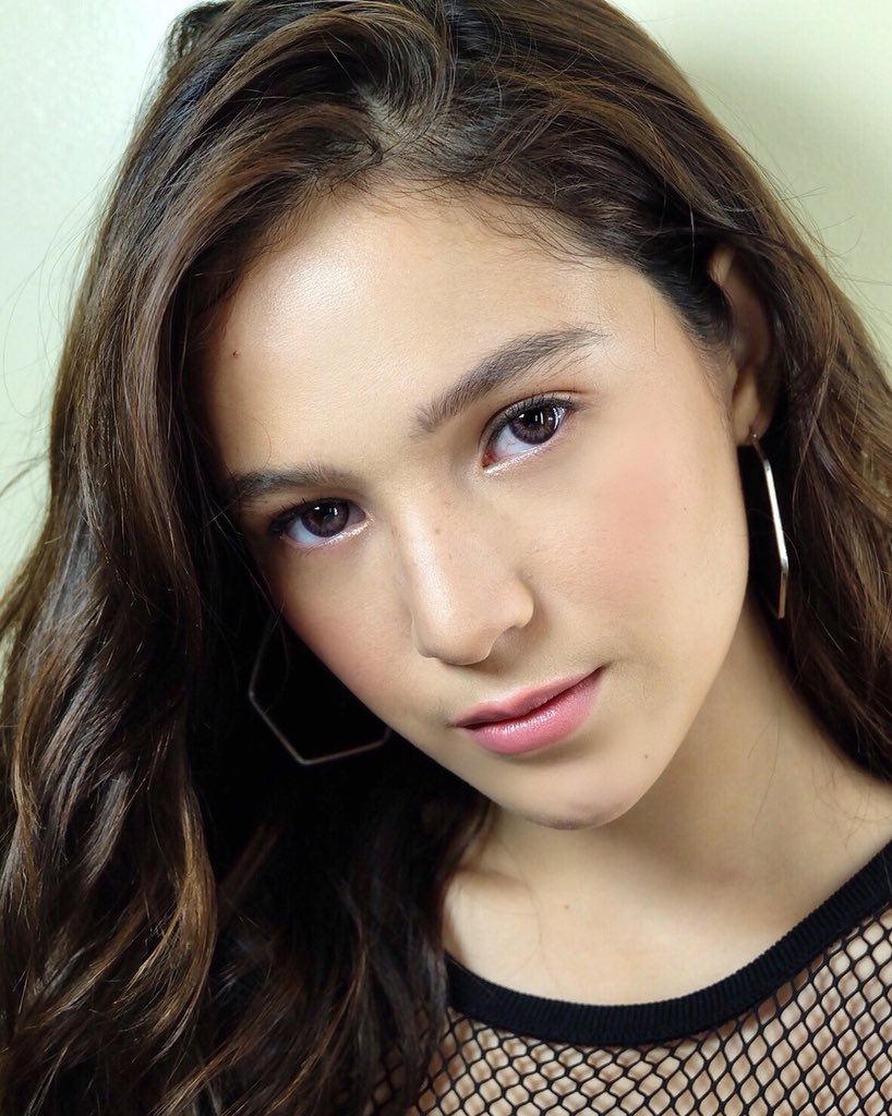 barbieeimperial's tweet photo. less is more 🦋 https://t.co/G86xwASXU5